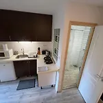 Ujkishaz -