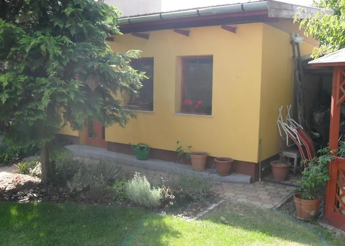 Ujkishaz - Apartment Budapest