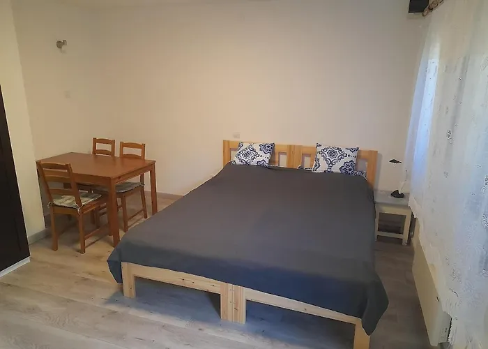 Appartement Ujkishaz - *